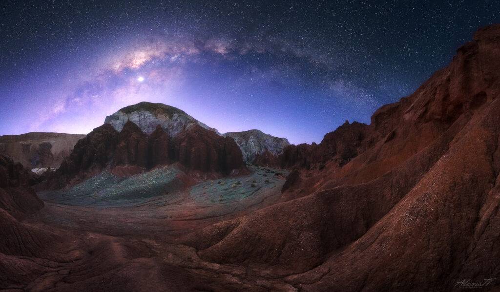 Cielo estrellado sobre el Valle de Arcoíris, Cordillera de Domeyko, Atacama